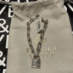 BNWT Kendra Scott Jess Lock Chain Bracelet
